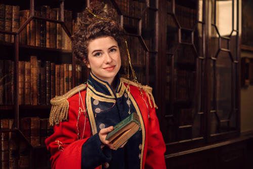 Isobel McArthur Credit Mihaela Bodlovic.jpg